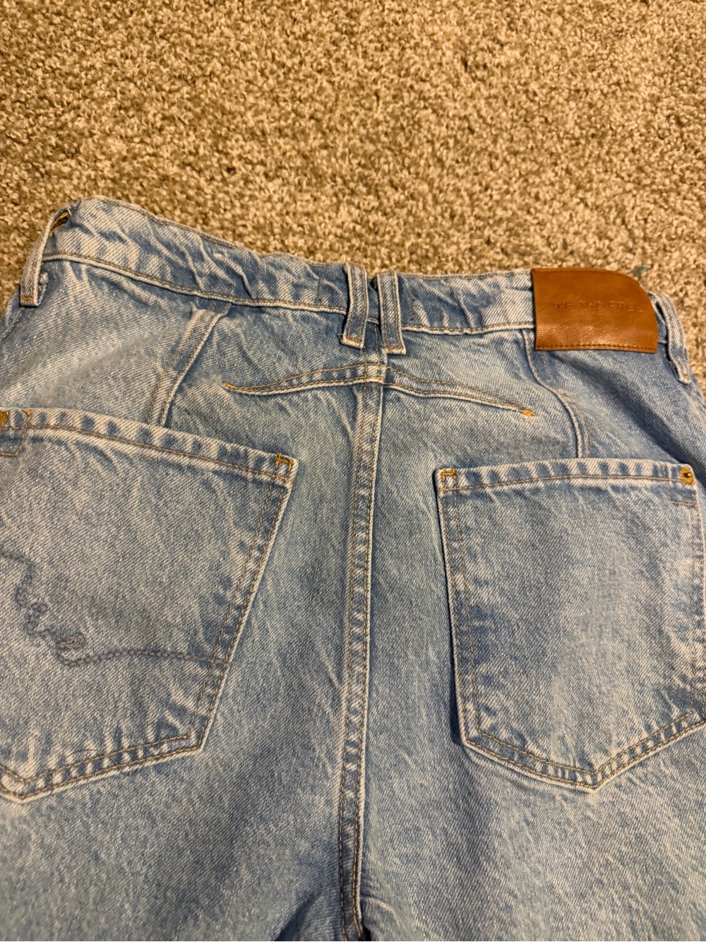 We The Free Faded Blue Barrel Good Luck Jeans - Picture 7 of 8